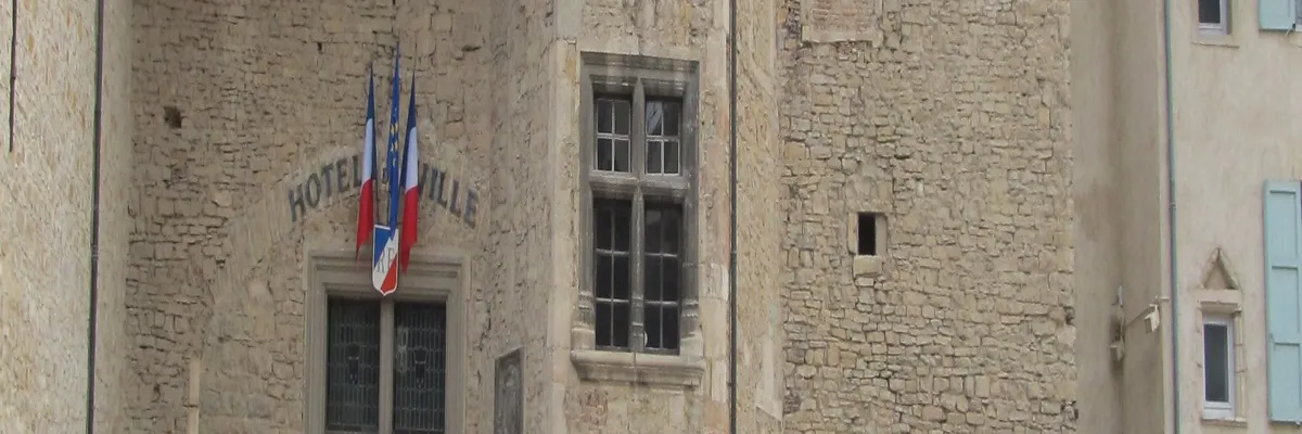 image-monte-escalier-cremieu.webp Image Monte escalier Crémieu