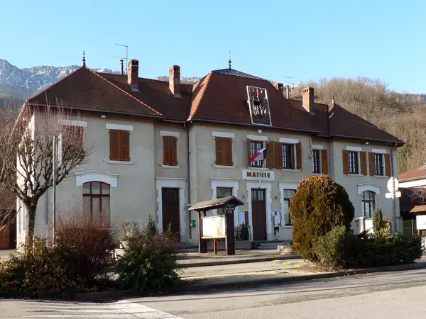 Monte Escalier 38 Monte escalier La Buissière